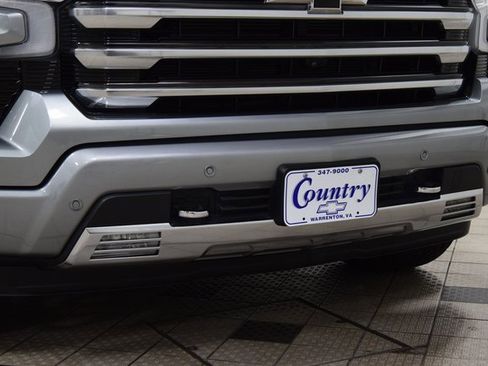 Used 2023 Chevrolet Silverado 1500 High Country w/ High Country Premium Package image 13