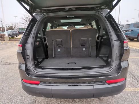Certified 2025 Jeep Grand Cherokee L Limited w/ Luxury Tech Group II AWD/4WD image 10