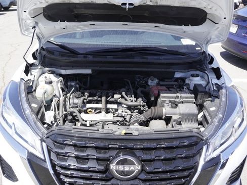 Used 2024 Nissan Kicks SV FWD image 22