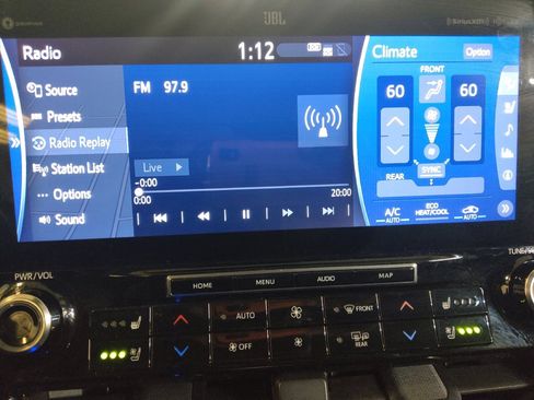 Used 2022 Toyota Highlander Limited image 25