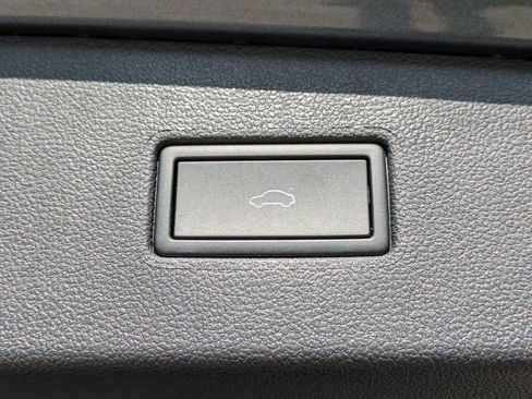 Certified 2024 Volkswagen Tiguan SE R-Line image 15