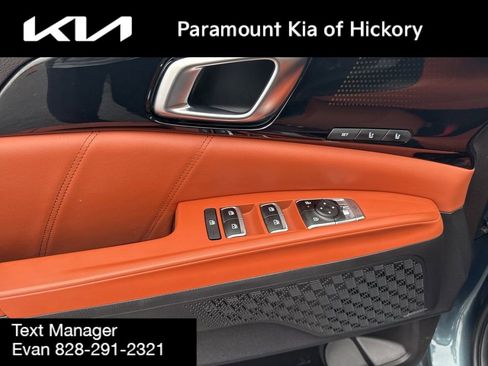 Used 2025 Kia Carnival SX Prestige image 25