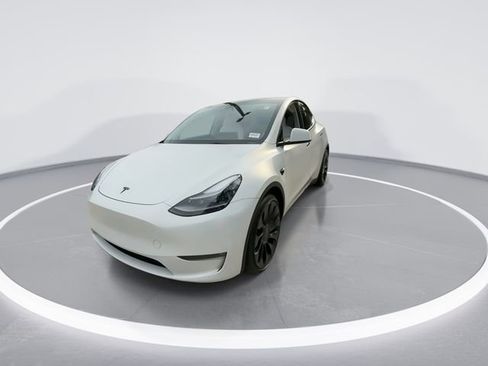 Used 2023 Tesla Model Y Performance AWD/4WD image 3