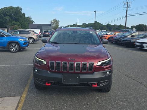 Used 2019 Jeep Cherokee Trailhawk w/ Comfort/Convenience Group AWD/4WD image 2