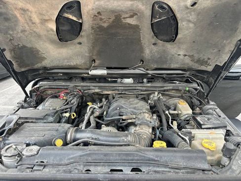 Used 2016 Jeep Wrangler Unlimited Rubicon AWD/4WD image 6