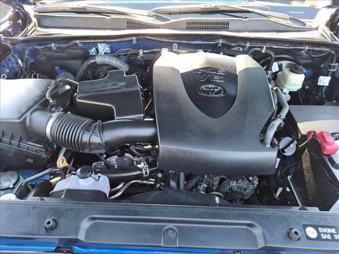 Certified 2017 Toyota Tacoma TRD Sport RWD image 23