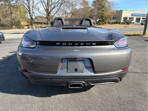 Used 2018 Porsche 718 Boxster image 5