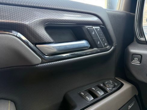 Used 2022 Chevrolet Silverado 1500 ZR2 w/ Technology Package AWD/4WD image 11