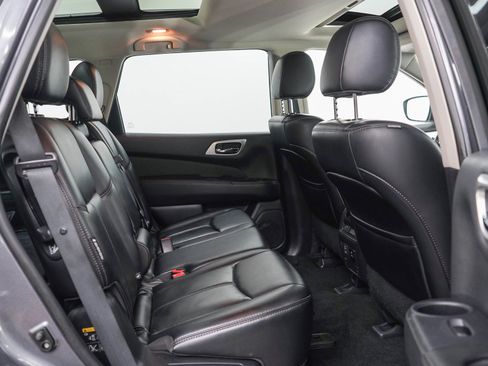 Used 2018 Nissan Pathfinder SL w/ SL Premium Package AWD/4WD image 12