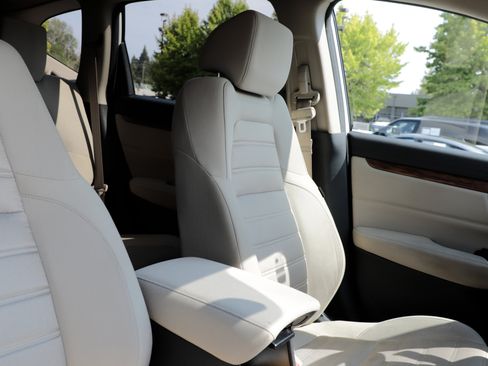 Used 2017 Honda CR-V EX image 10