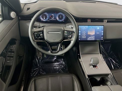 Certified 2025 Land Rover Range Rover Evoque Dynamic SE image 24