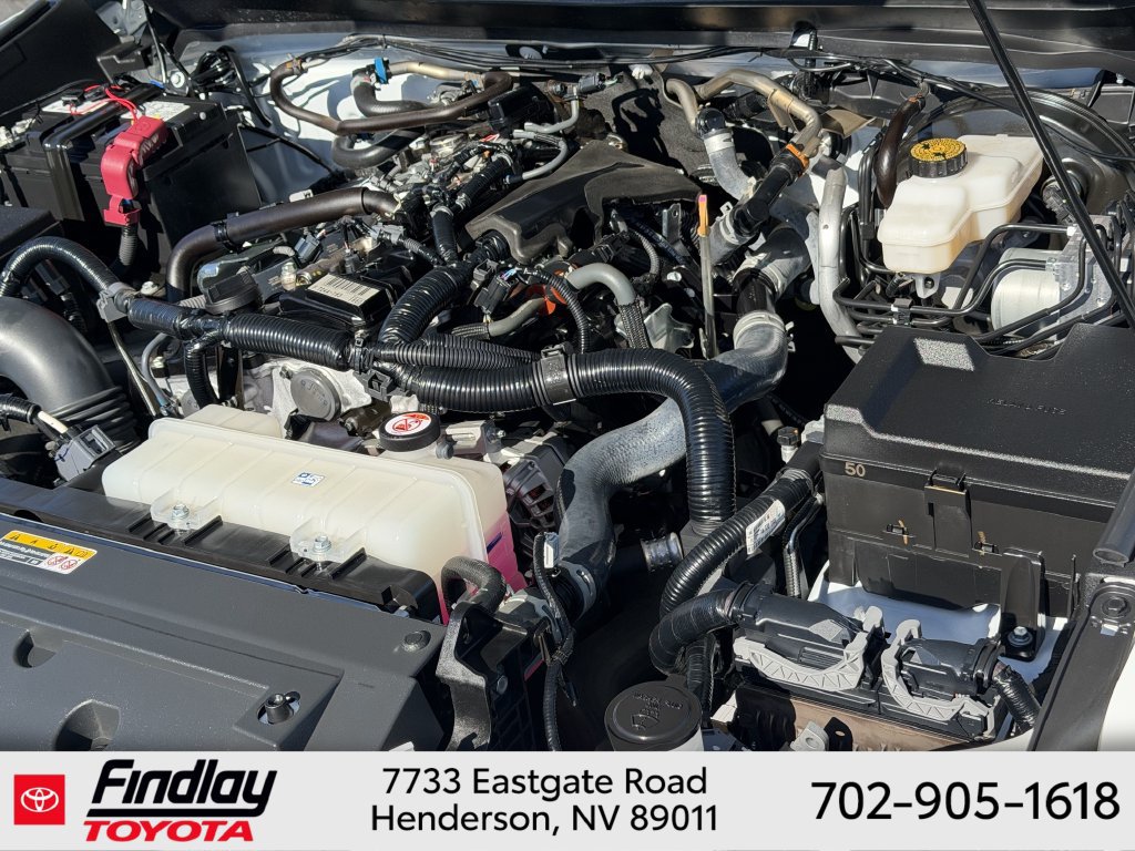 Used 2025 Toyota Tacoma SR5 AWD/4WD image 32