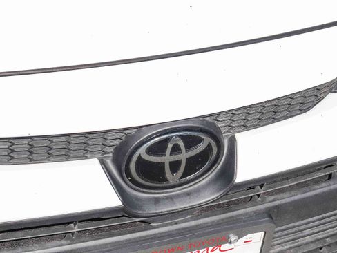 Used 2024 Toyota Corolla LE FWD image 4