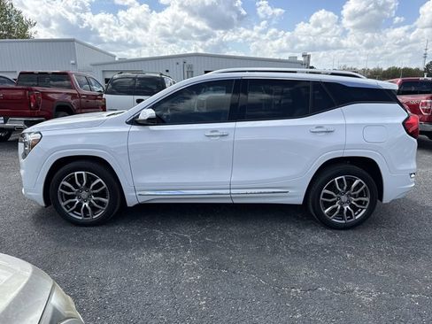 Used 2024 GMC Terrain Denali w/ Denali Premium Package image 3