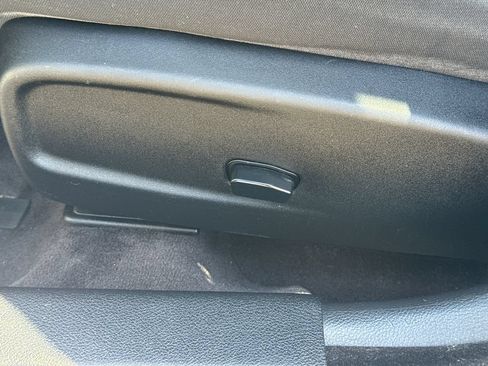 Used 2018 Dodge Charger SXT RWD image 25