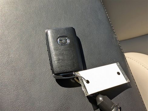 Used 2025 MAZDA MAZDA3 s image 33