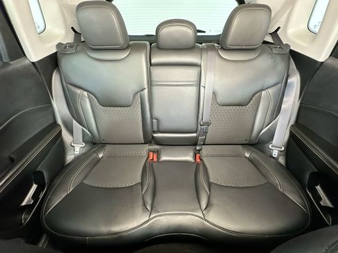 Used 2019 Jeep Compass Latitude w/ Cold Weather Group AWD/4WD image 13
