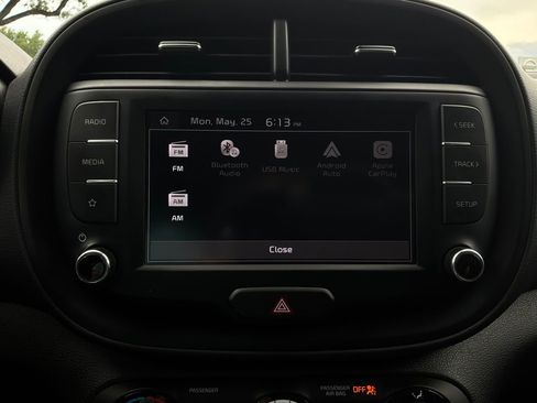 Used 2025 Kia Soul LX w/ LX Technology Package FWD image 28