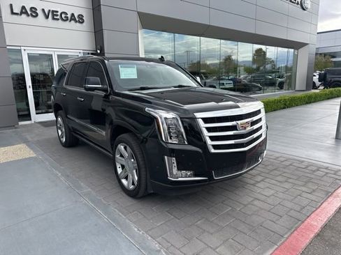Used 2019 Cadillac Escalade Premium Luxury AWD/4WD image 3