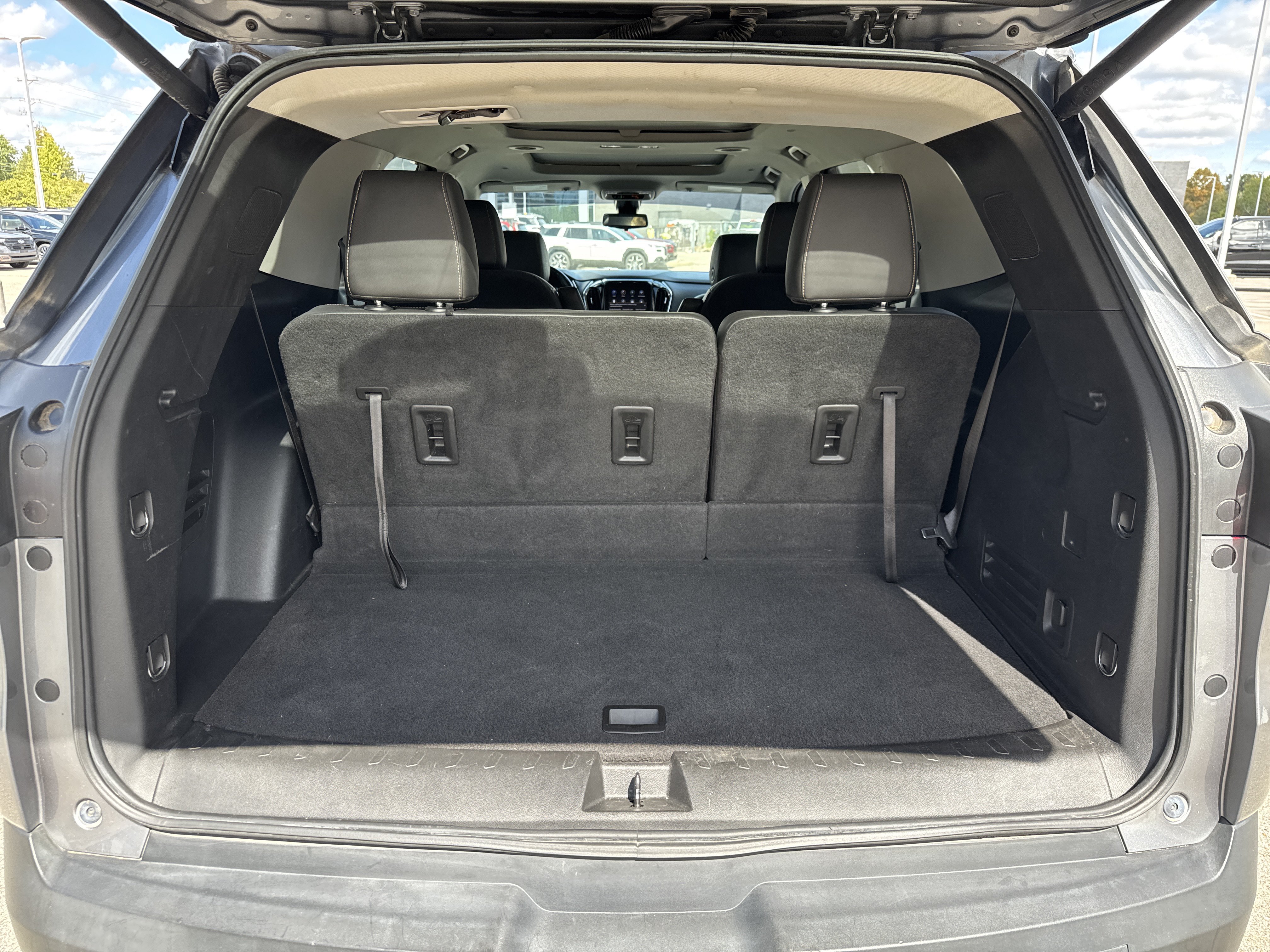 Used 2021 Chevrolet Traverse RS AWD/4WD image 13