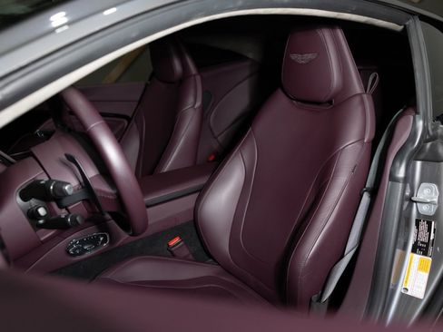 Used 2019 Aston Martin DB11 Coupe image 6