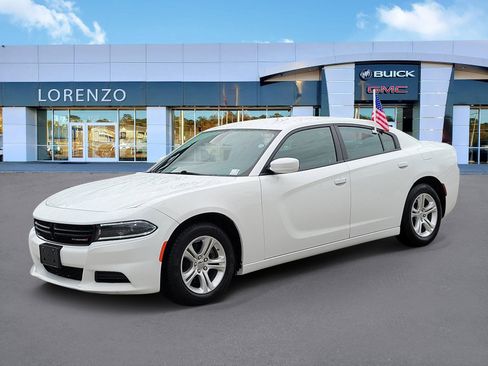 Used 2022 Dodge Charger SXT image 1