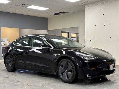 Used 2018 Tesla Model 3 Long Range image 5