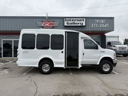 Used 2013 Ford E-350 and Econoline 350 Super Duty Wagon w/ Shuttle Bus Prep Pkg image 1