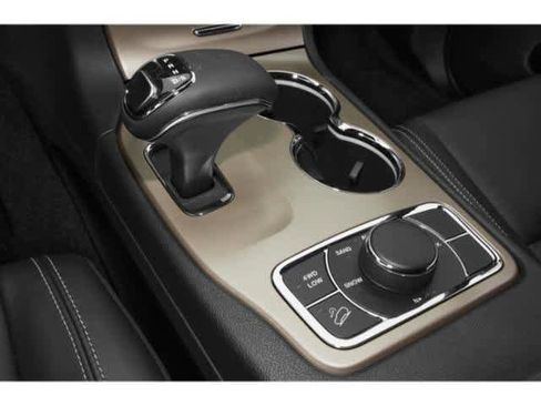 Used 2015 Jeep Grand Cherokee Limited w/ Trailer Tow Group IV image 14