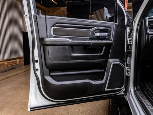 Used 2020 RAM 2500 Laramie w/ Night Edition AWD/4WD image 36
