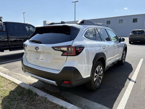 Certified 2023 Subaru Outback Limited image 6