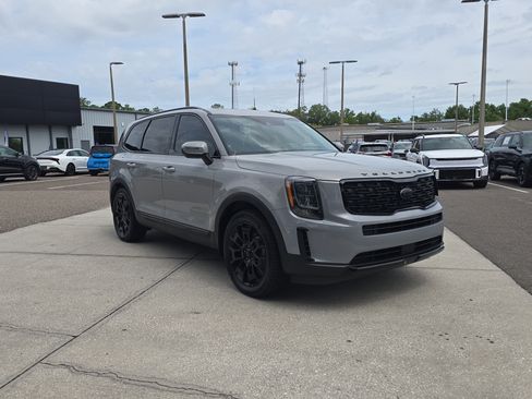 Used 2021 Kia Telluride EX w/ EX Premium Package AWD/4WD image 2