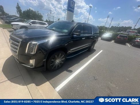 Used 2020 Cadillac Escalade ESV Luxury AWD/4WD image 1