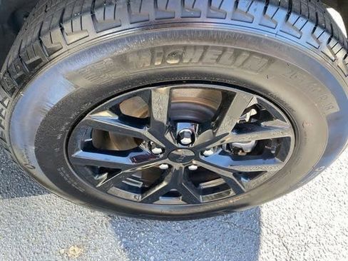 Used 2024 Jeep Grand Cherokee L Laredo image 13