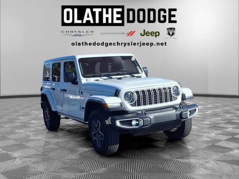 Used 2025 Jeep Wrangler Unlimited Sahara AWD/4WD image 27