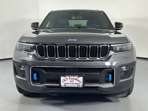 Used 2023 Jeep Grand Cherokee Overland w/ Luxury Tech Group IV AWD/4WD image 2