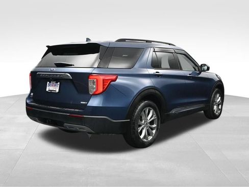 Used 2020 Ford Explorer XLT w/ Equipment Group 202A AWD/4WD image 5