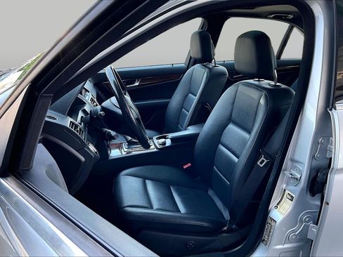 Used 2011 Mercedes-Benz C 300 4MATIC Sedan image 8