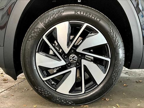 New 2026 Volkswagen Atlas SE image 14