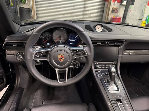 Used 2017 Porsche 911 Targa 4S AWD/4WD image 13