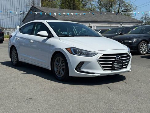Used 2017 Hyundai Elantra Value Edition FWD image 3