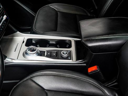 Used 2022 Ford Explorer Limited w/ Equipment Group 301A image 18