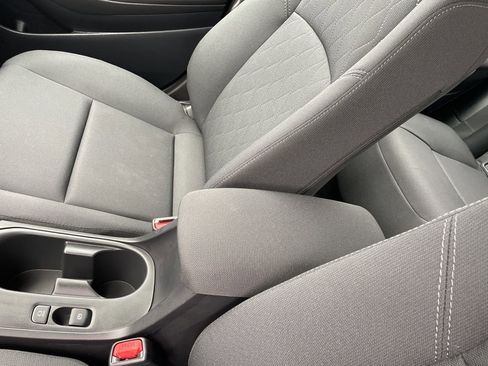 Used 2025 Toyota Corolla LE image 21