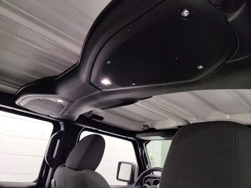 Used 2024 Jeep Wrangler Unlimited Rubicon 4xe w/ Technology Group image 20