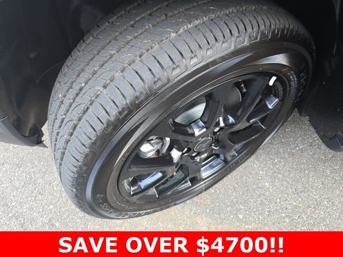 New 2025 Jeep Compass Latitude w/ Sun & Sound Group image 33