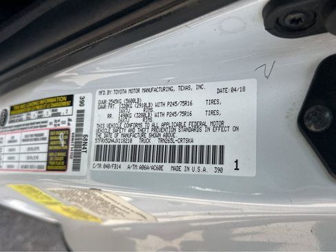 Used 2018 Toyota Tacoma SR RWD image 43