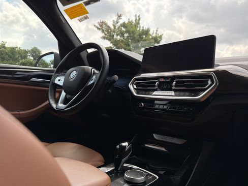 Used 2023 BMW X3 xDrive30i w/ Premium Package AWD/4WD image 5
