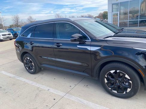 Certified 2024 Kia Sorento S image 4