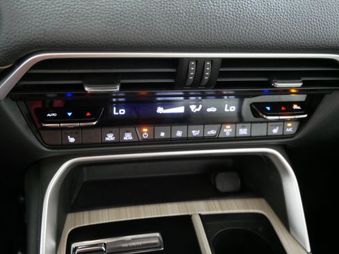 Certified 2024 MAZDA CX-90 Plug-In Hybrid w/ Preferred AWD/4WD image 23