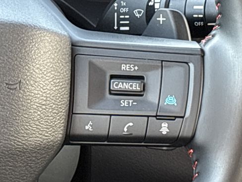 Used 2025 Nissan Rogue SV AWD/4WD image 24